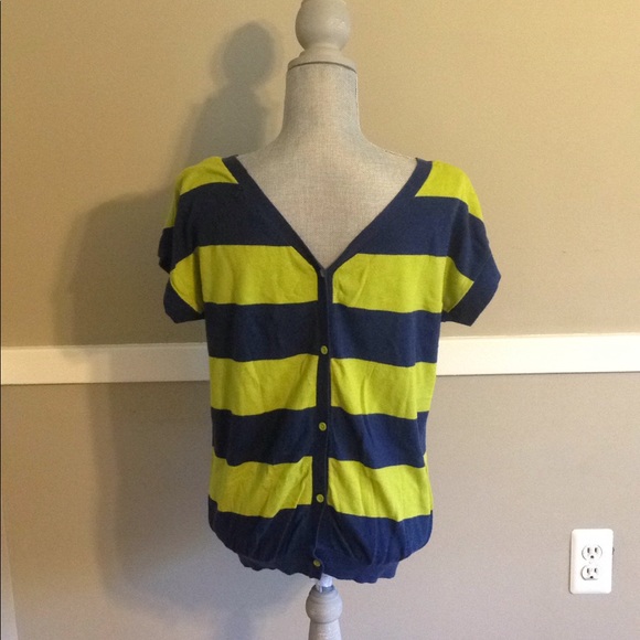 Flirty buttons down the back blue and green top - Picture 2 of 6